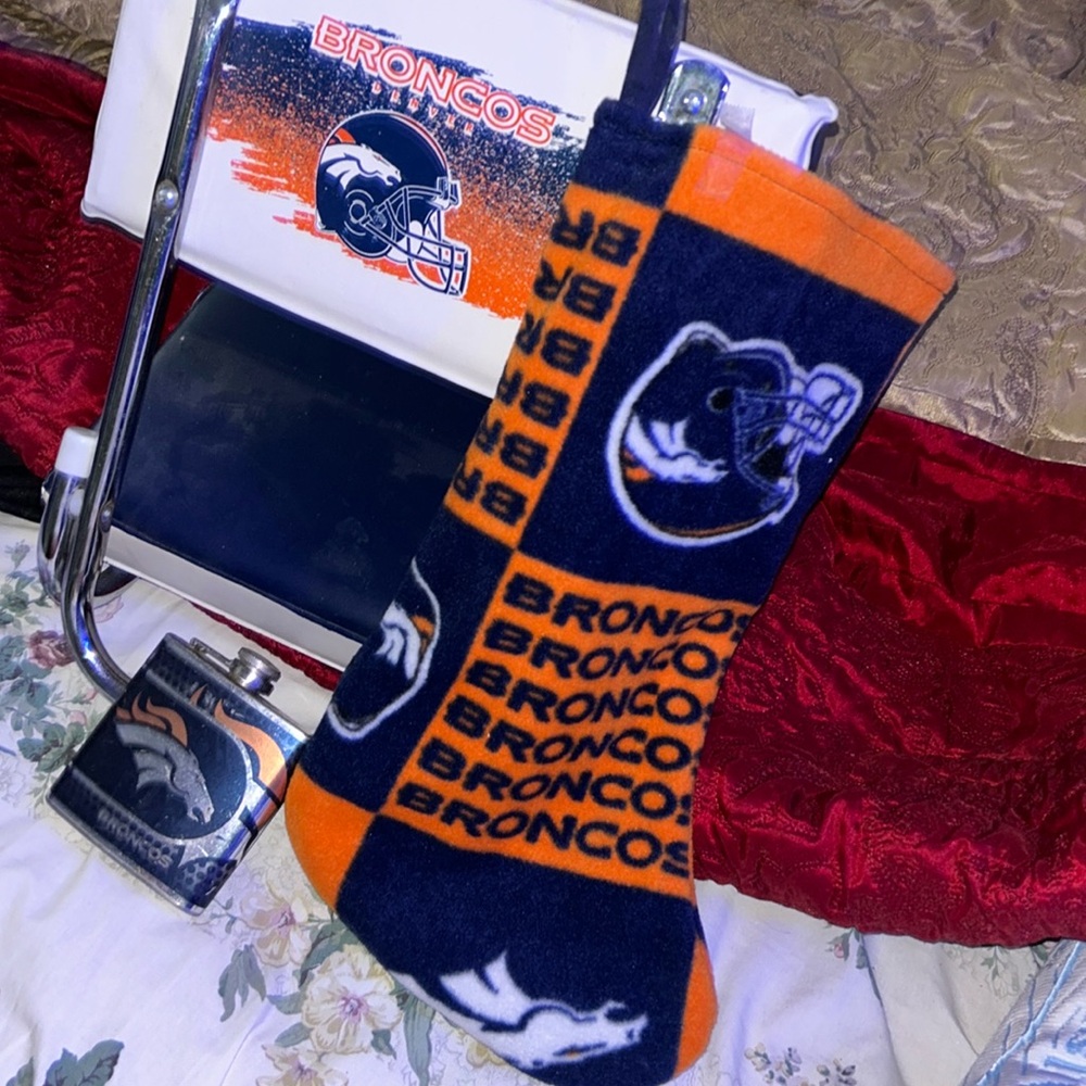 Denver Broncos, Trio: folding stadium chair, fleece, stocking, and beverage tin